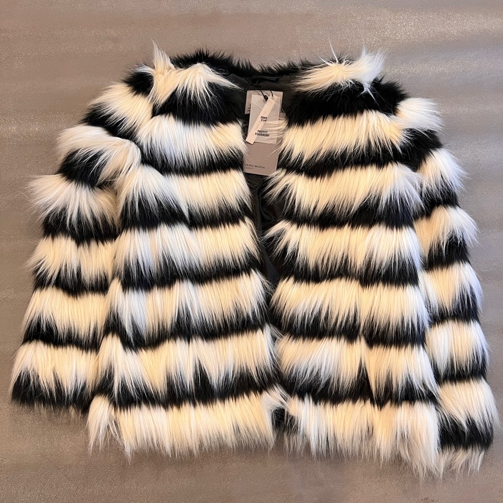 Black and White Vero Moda fake fur coat